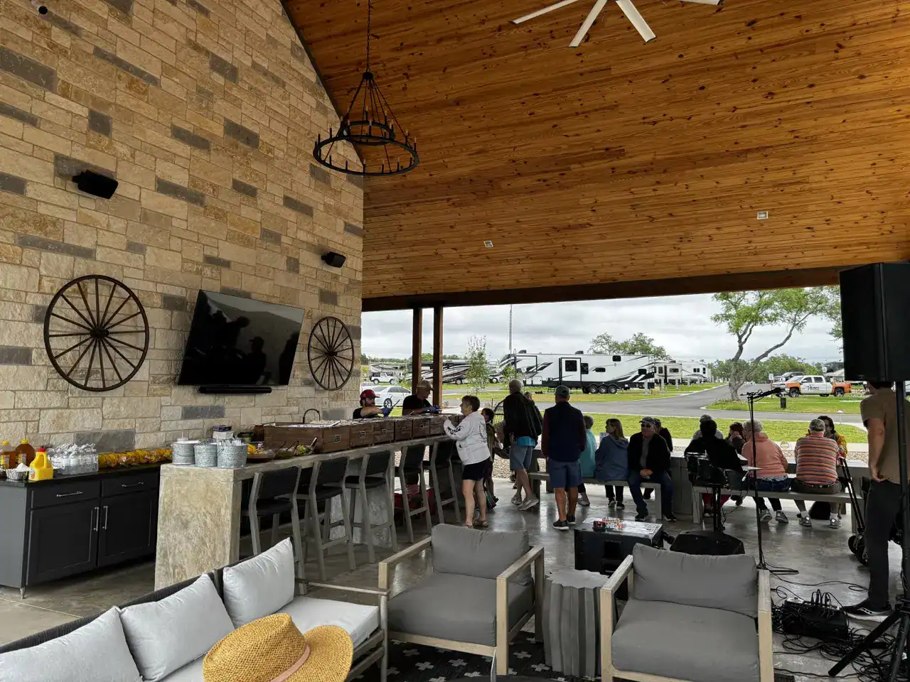The pavilion at Horseshoe Ridge RV Resort