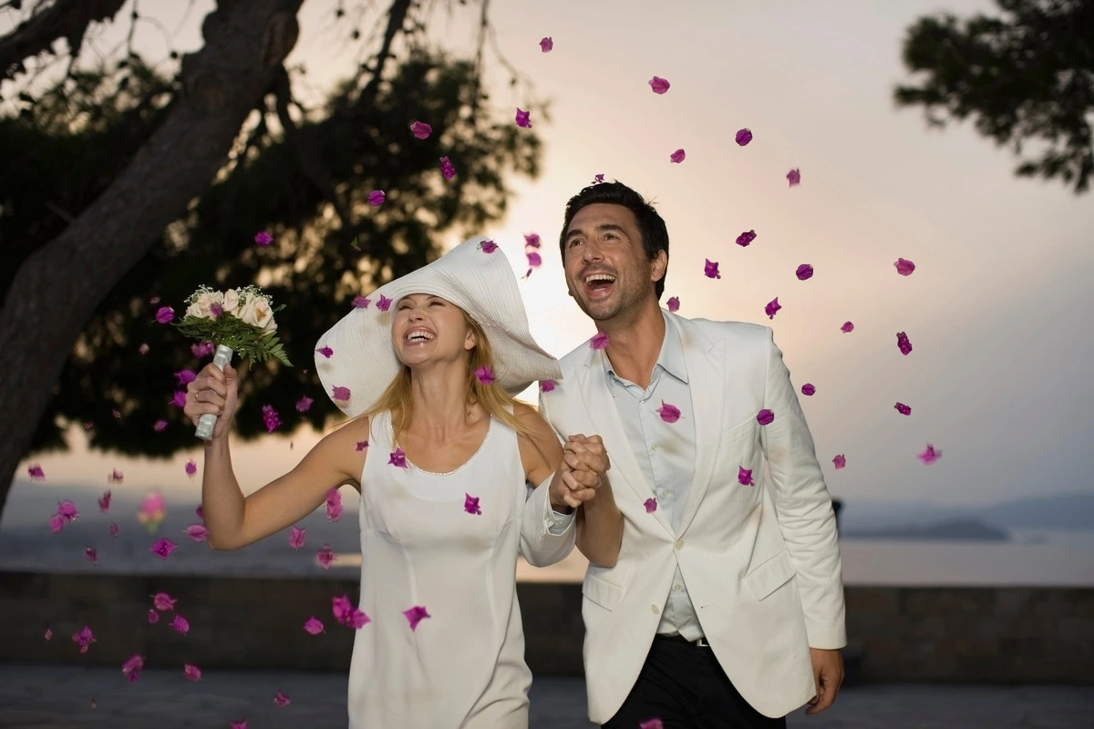How Long Do Guests Stay at a Destination Wedding?