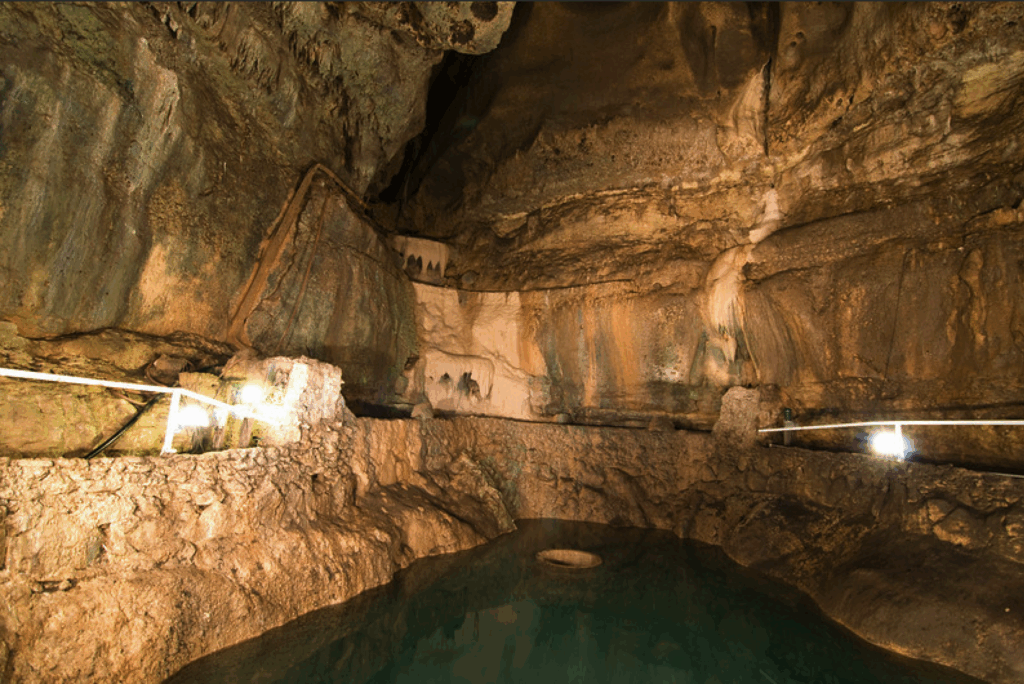 cascade caverns